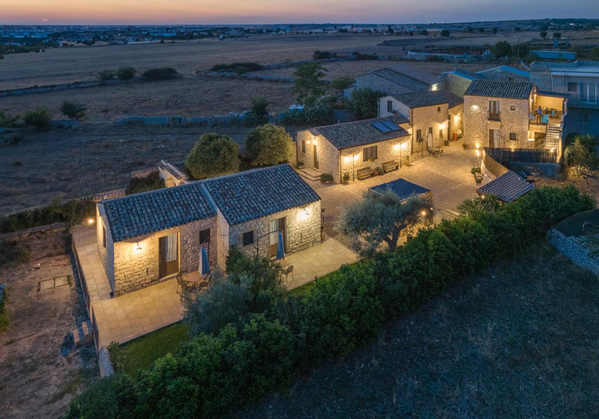 Borgo Monachella Bed & Breakfast Ragusa Exterior photo